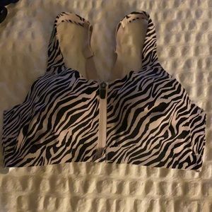 Knockout Maximum Support Front-Close Sport Bra 34C